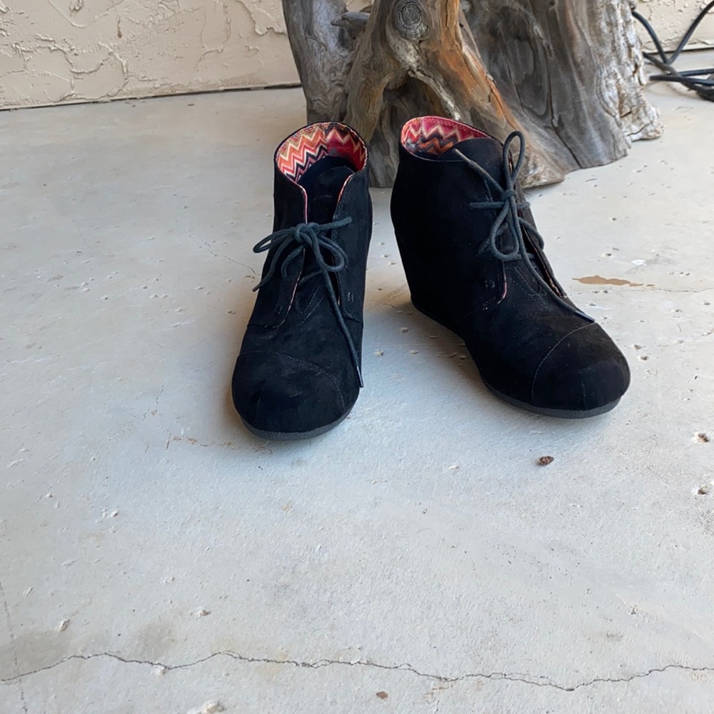 Wedge boots